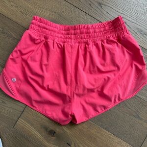 Lululemon Hottie Hot 2.5 Pink size 6